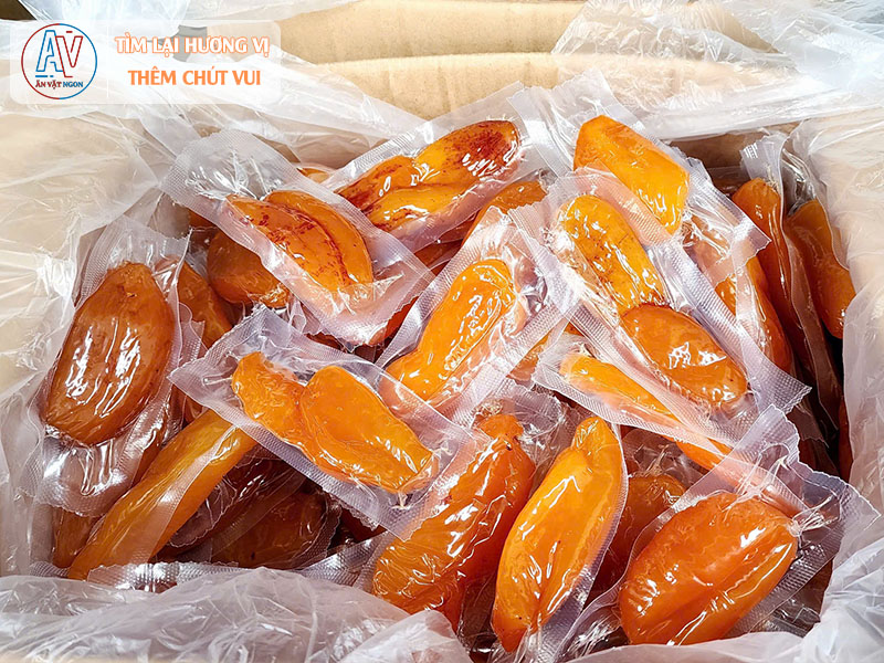 Trái cây và củ sấy dùng làm món ăn vặt